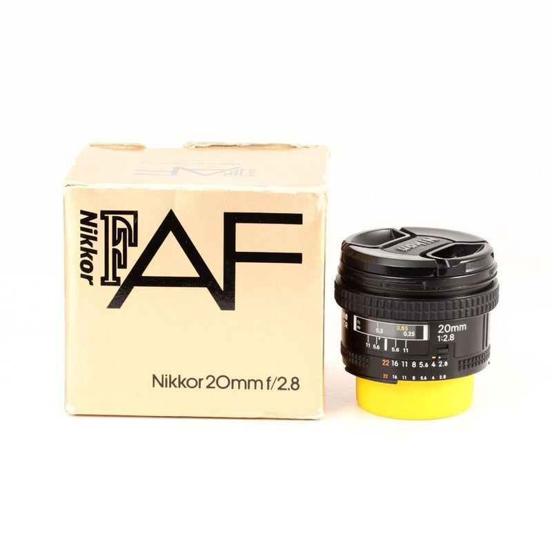 Nikon Nikkor AF 20mm f/2.8 usato 215532