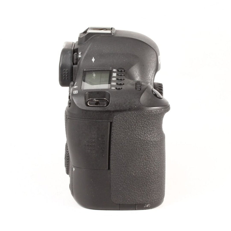 Canon Eos 6D Corpo + Battery Grip  BG-E13 29.300 scatti usato 023022003473