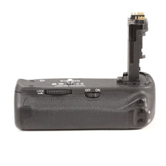 Canon Eos 6D Corpo + Battery Grip  BG-E13 29.300 scatti usato 023022003473