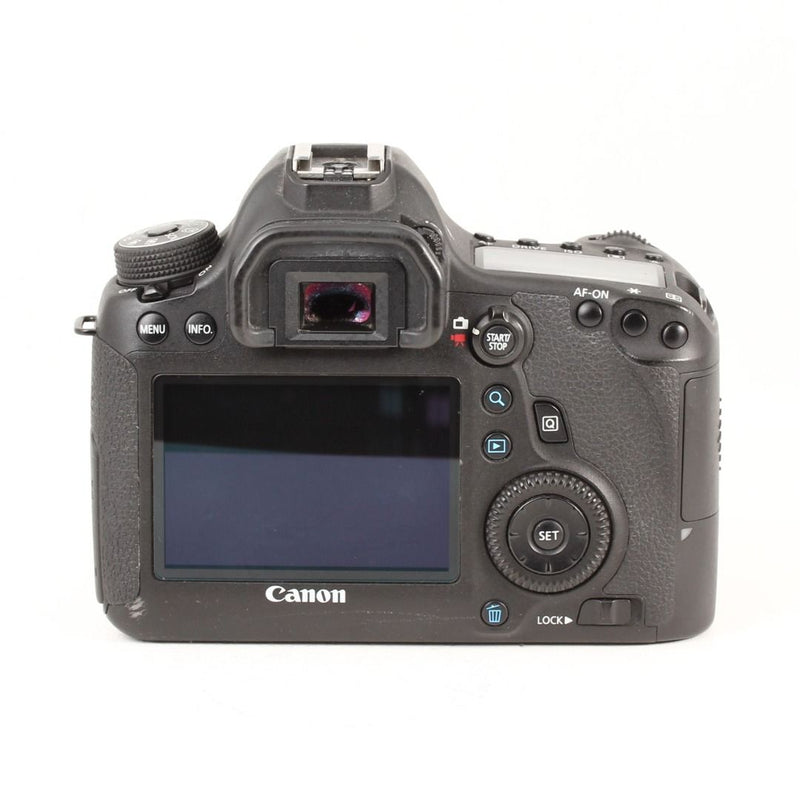 Canon Eos 6D Corpo + Battery Grip  BG-E13 29.300 scatti usato 023022003473