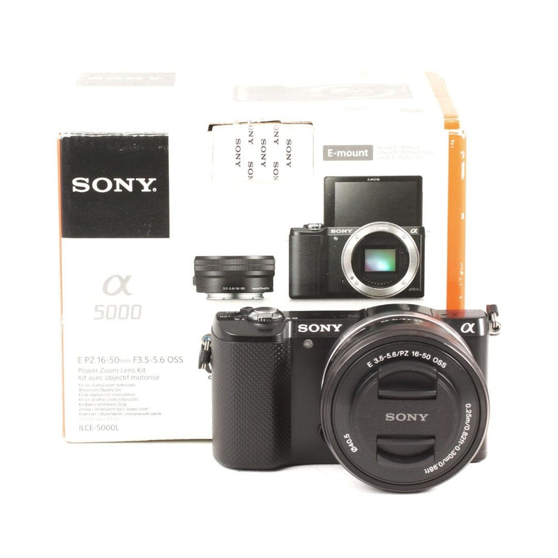 Sony a5000 + Sony E 16-50mm f/3.5-5.6 PZ OSS 1.100 scatti usato 3800223