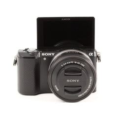 Sony a5000 + Sony E 16-50mm f/3.5-5.6 PZ OSS 1.100 scatti usato 3800223